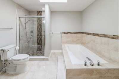 Home For Sale in Hoffman Estates, Illinois