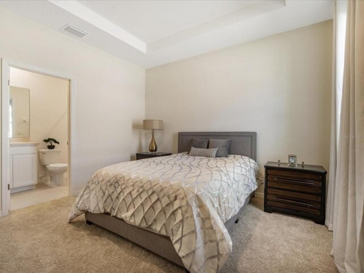 Picture of Home For Sale in Zephyrhills, Florida, United States