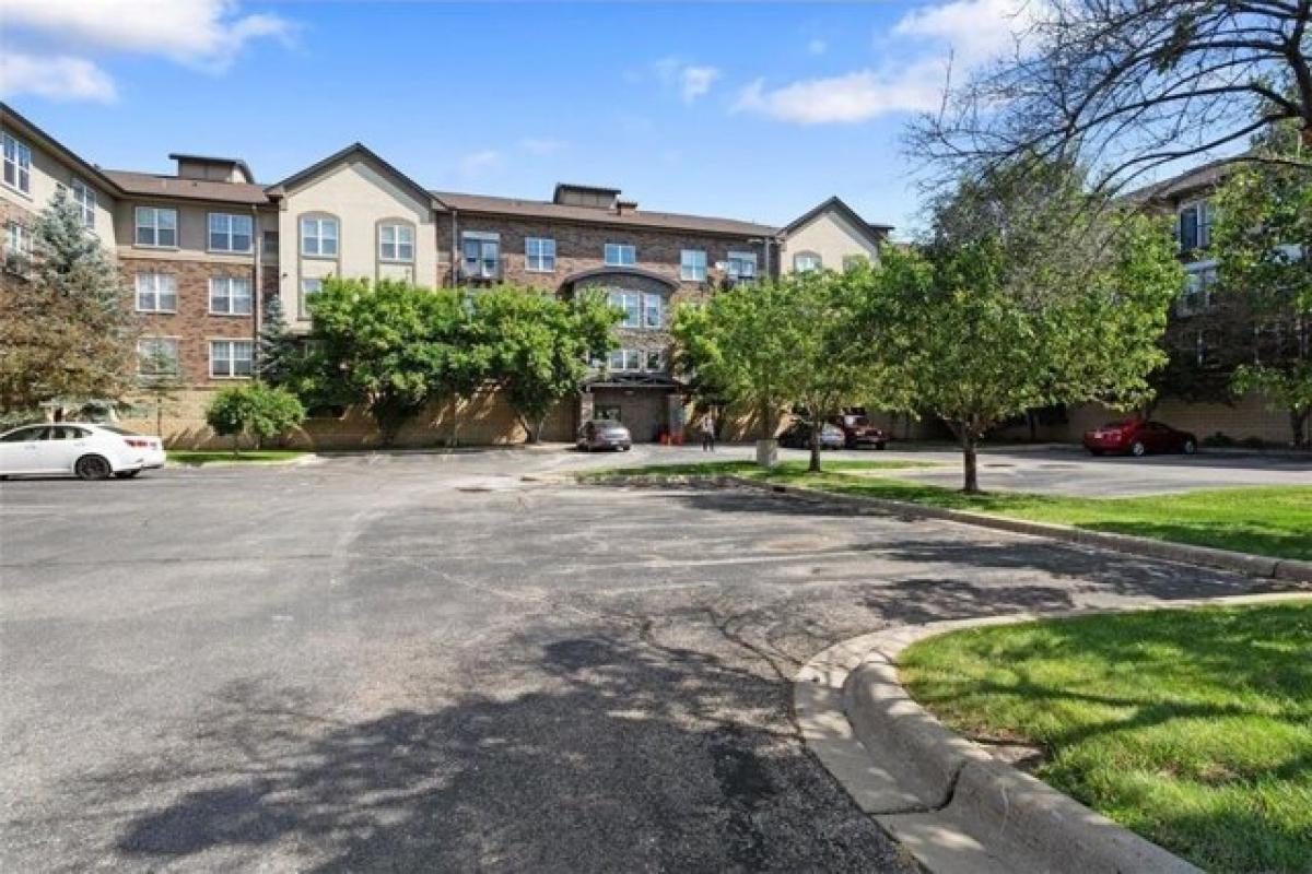 Picture of Home For Sale in Eden Prairie, Minnesota, United States