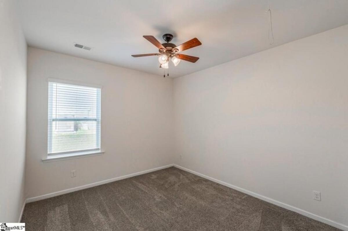 Picture of Home For Sale in Simpsonville, South Carolina, United States