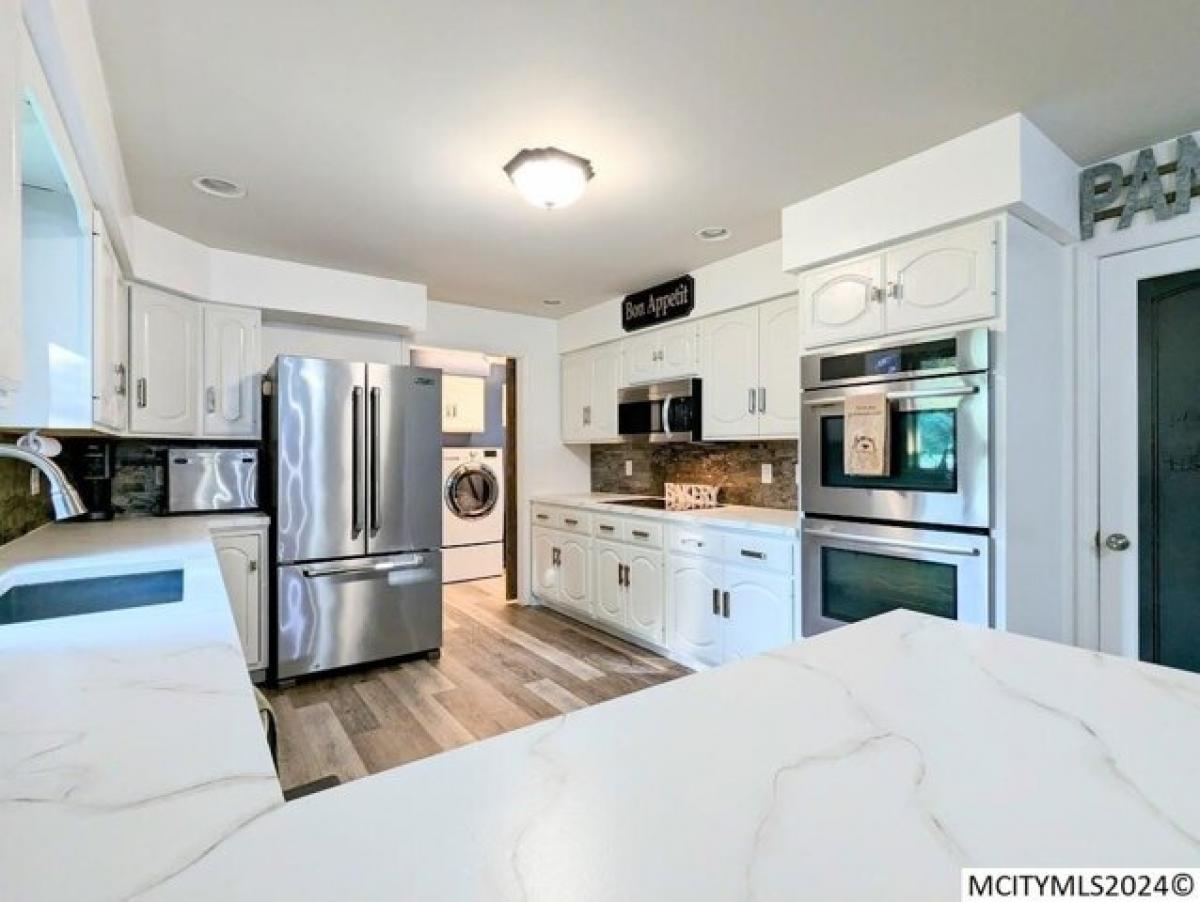 Picture of Home For Sale in Mason City, Iowa, United States