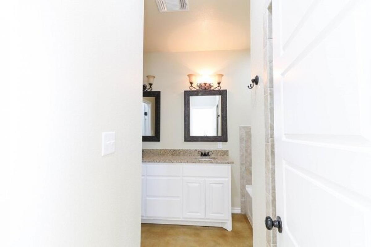 Picture of Home For Sale in Big Spring, Texas, United States