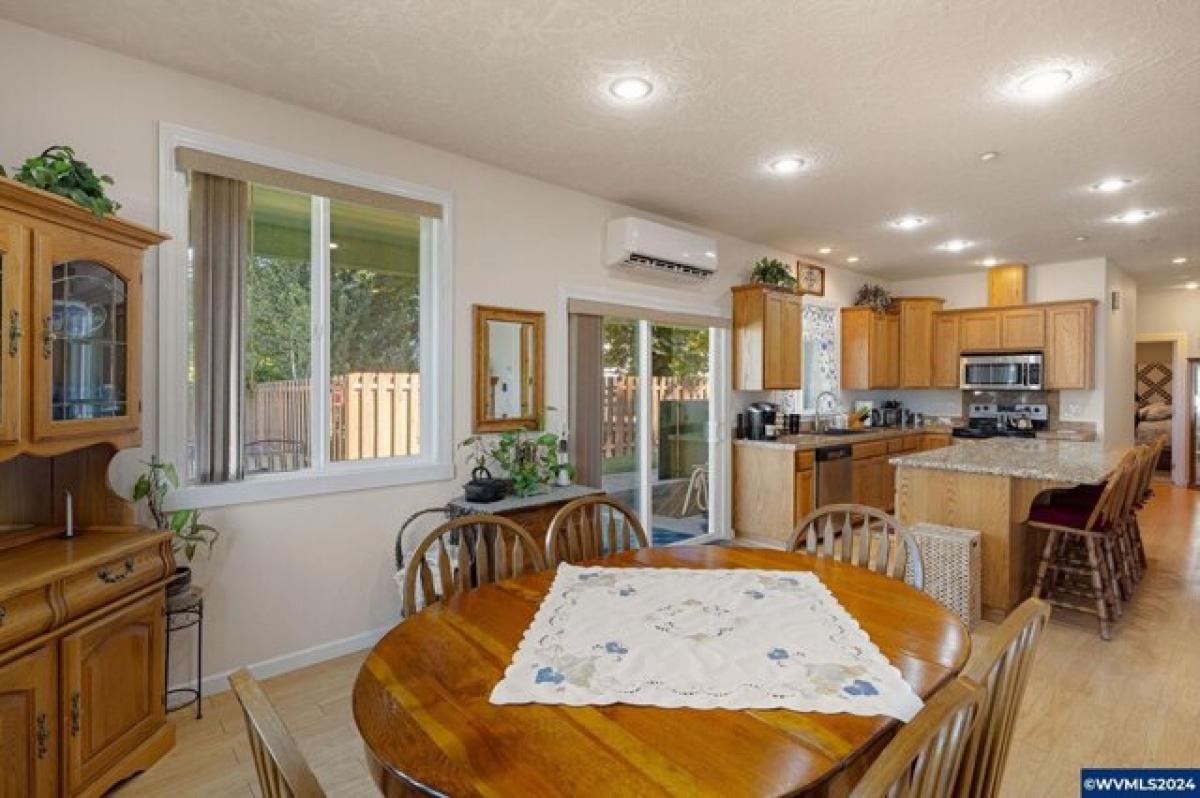 Picture of Home For Sale in Albany, Oregon, United States