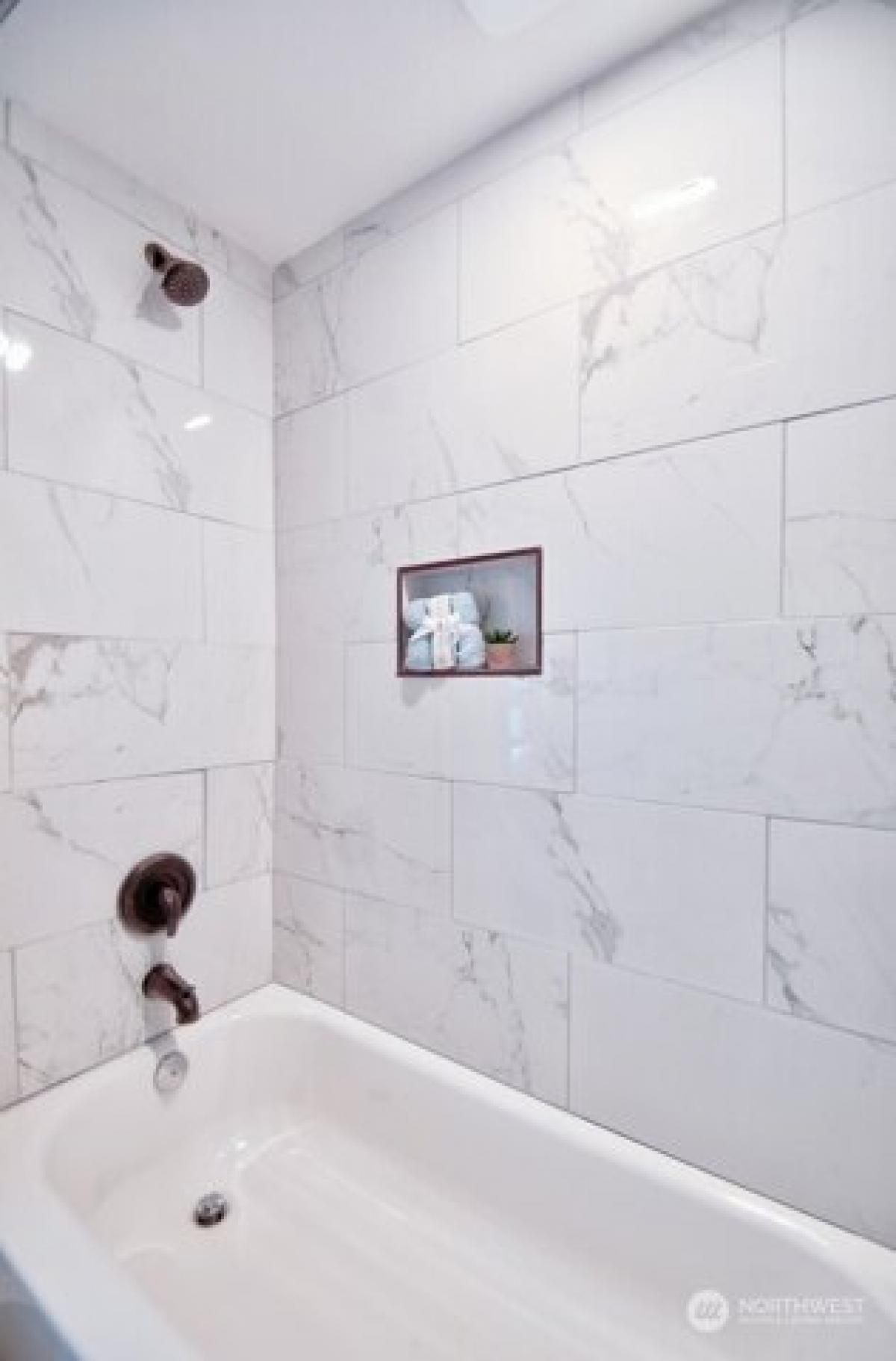 Picture of Home For Sale in Tacoma, Washington, United States