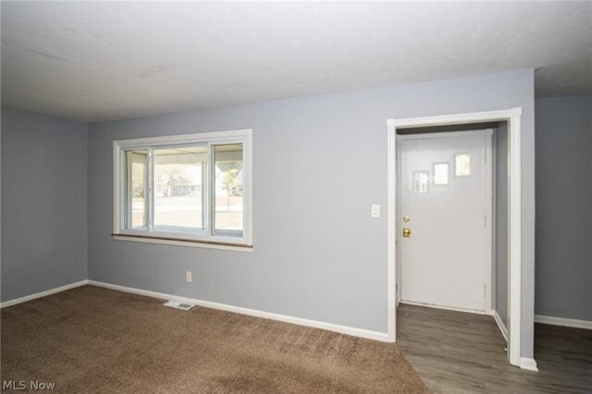 Picture of Home For Sale in Euclid, Ohio, United States