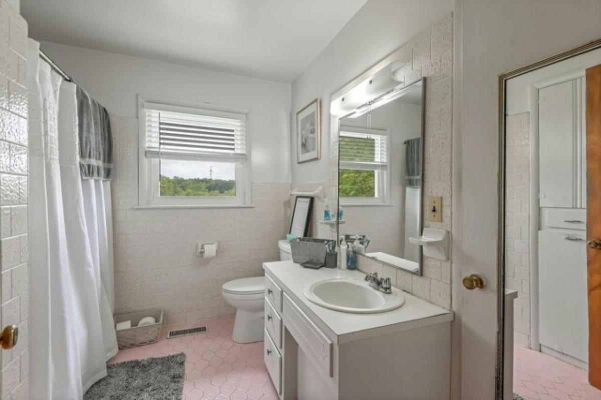 Picture of Home For Sale in Lebanon, Tennessee, United States