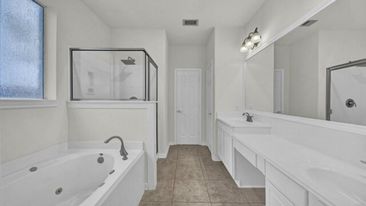 Picture of Home For Sale in Humble, Texas, United States