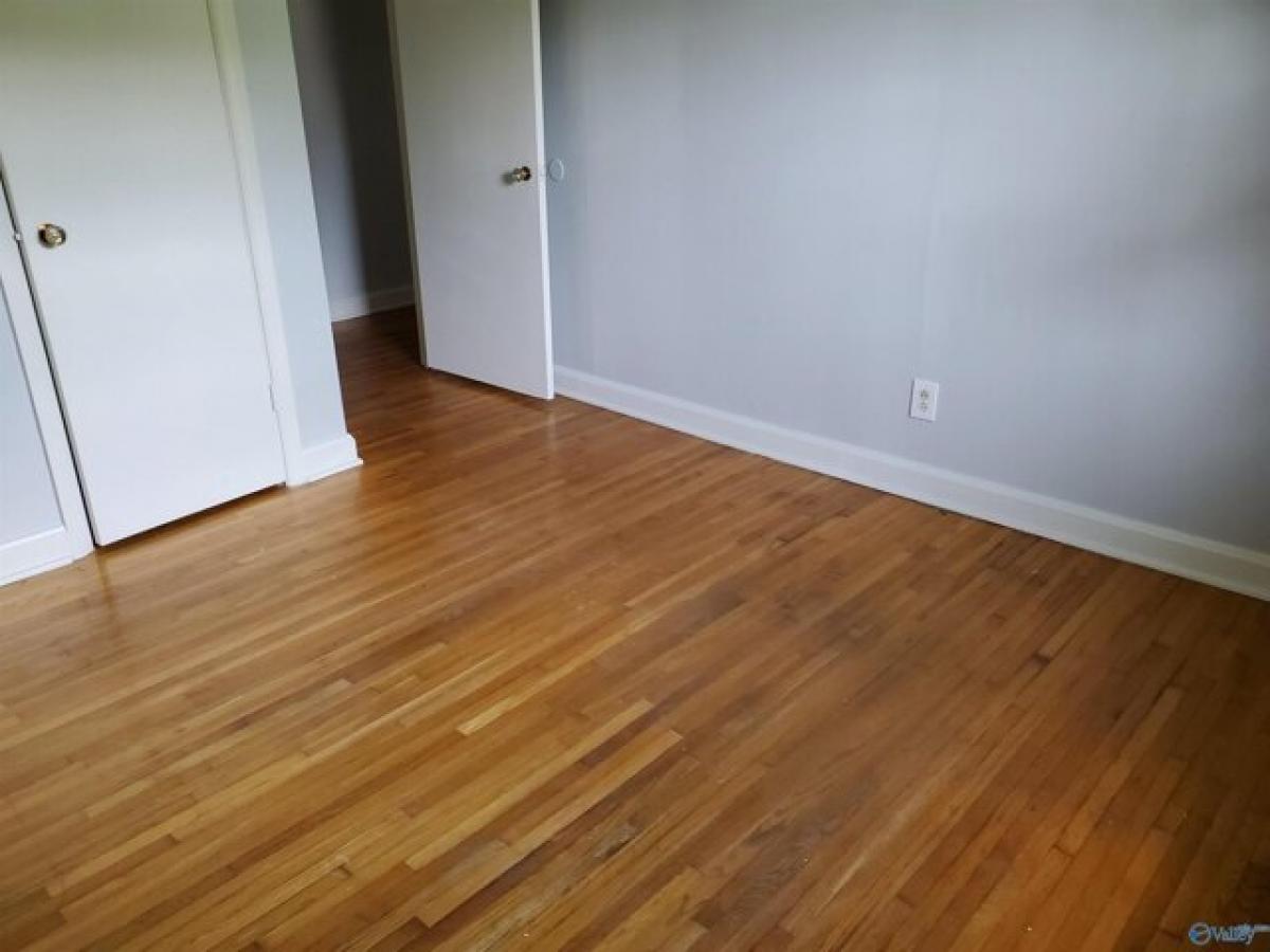 Picture of Home For Sale in Scottsboro, Alabama, United States