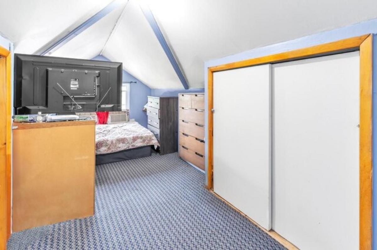 Picture of Home For Sale in North Bergen, New Jersey, United States