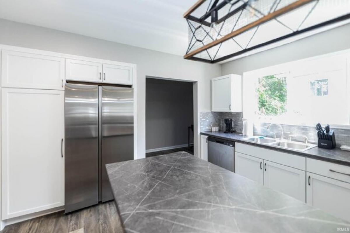 Picture of Home For Sale in Bloomington, Indiana, United States