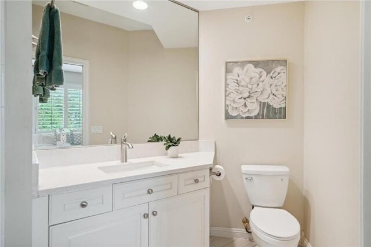 Picture of Home For Sale in Edina, Minnesota, United States