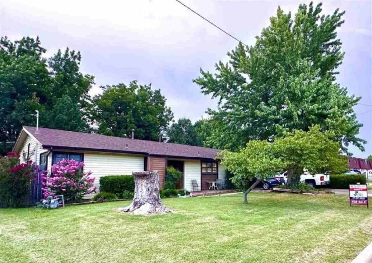 Picture of Home For Sale in Lawton, Oklahoma, United States
