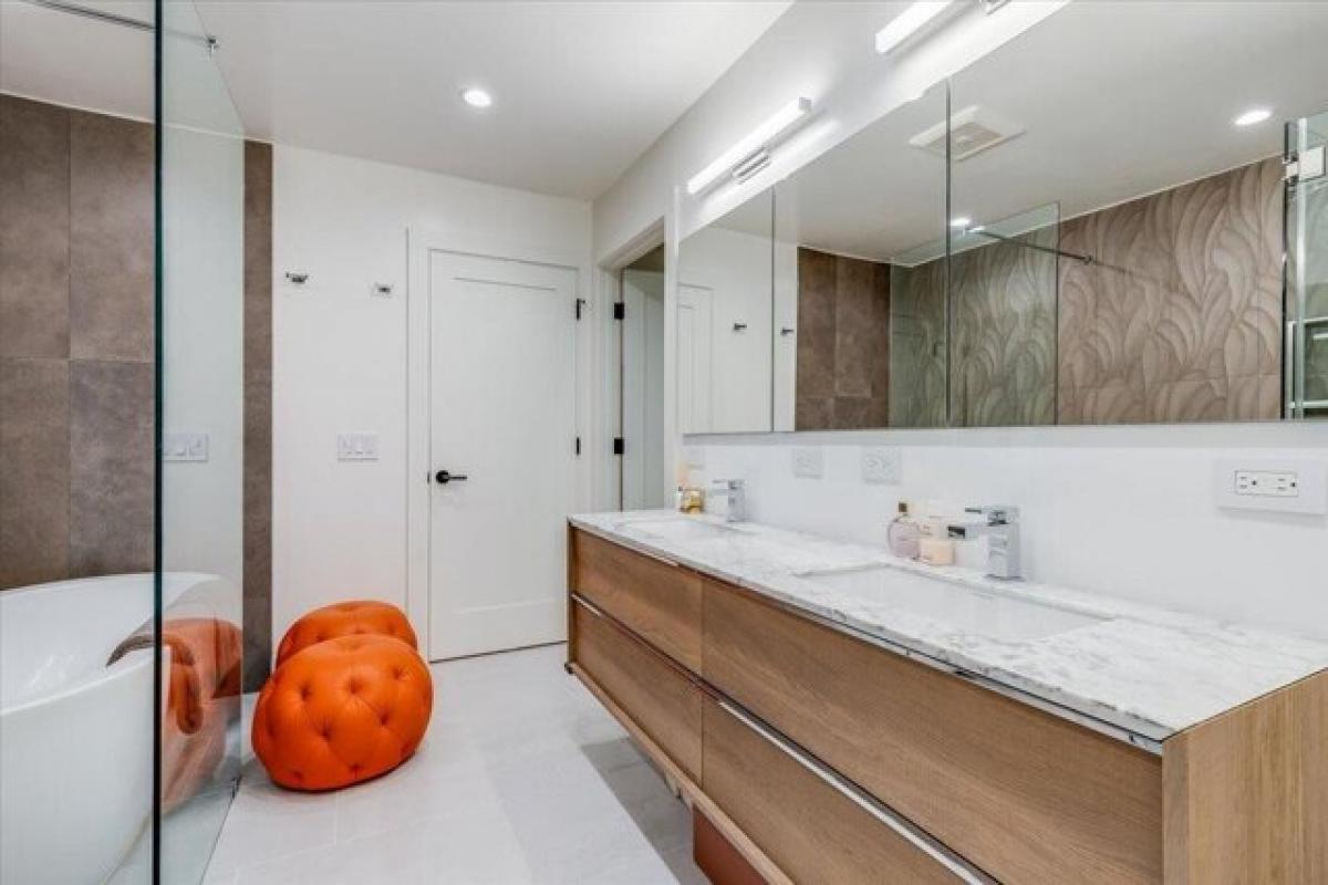 Picture of Home For Sale in Palo Alto, California, United States