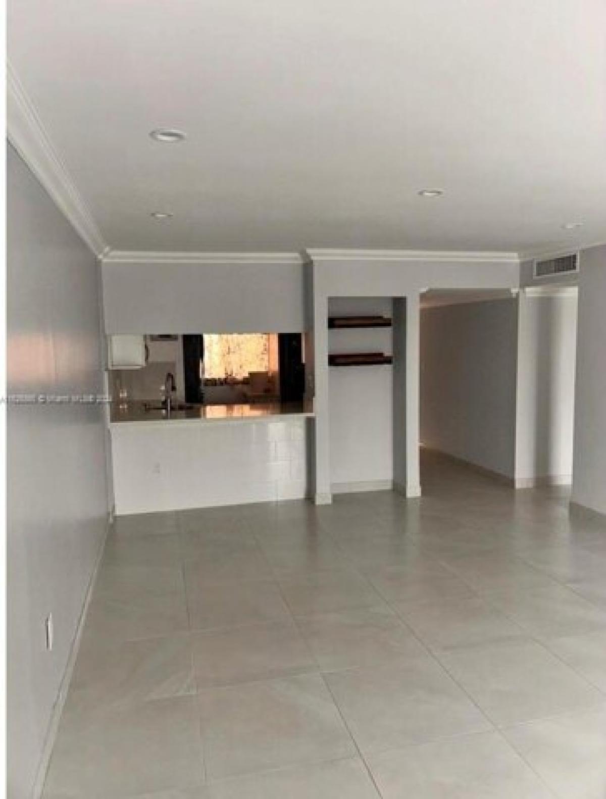 Picture of Home For Sale in Hialeah, Florida, United States