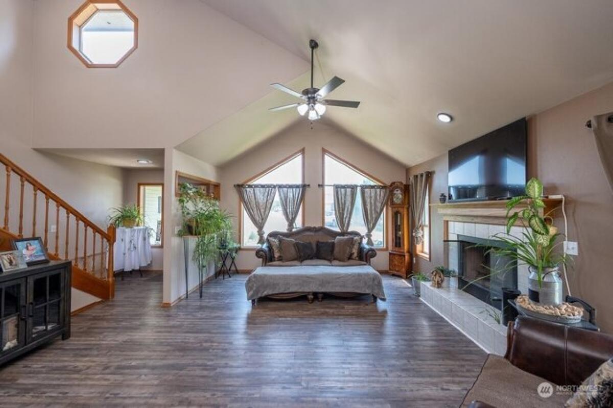 Picture of Home For Sale in Moses Lake, Washington, United States