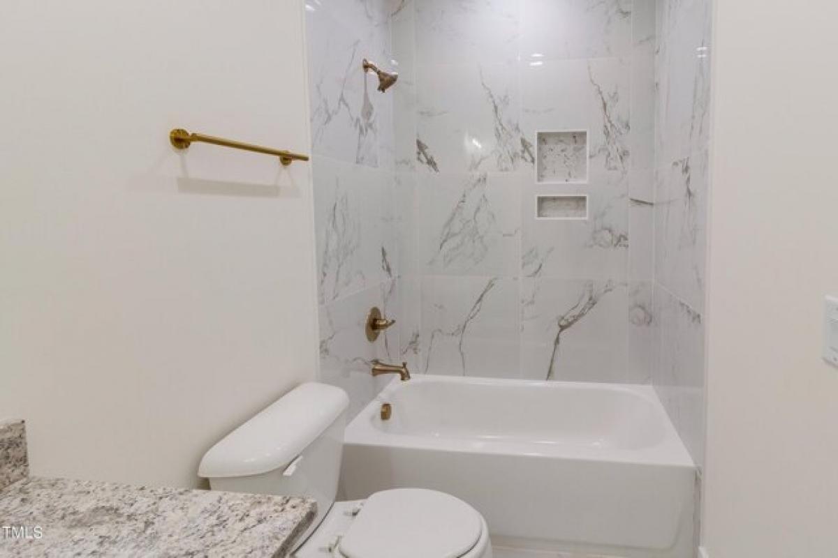 Picture of Home For Sale in Louisburg, North Carolina, United States