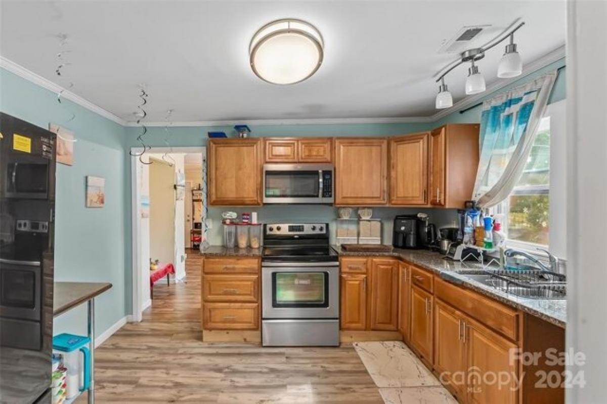 Picture of Home For Sale in Statesville, North Carolina, United States