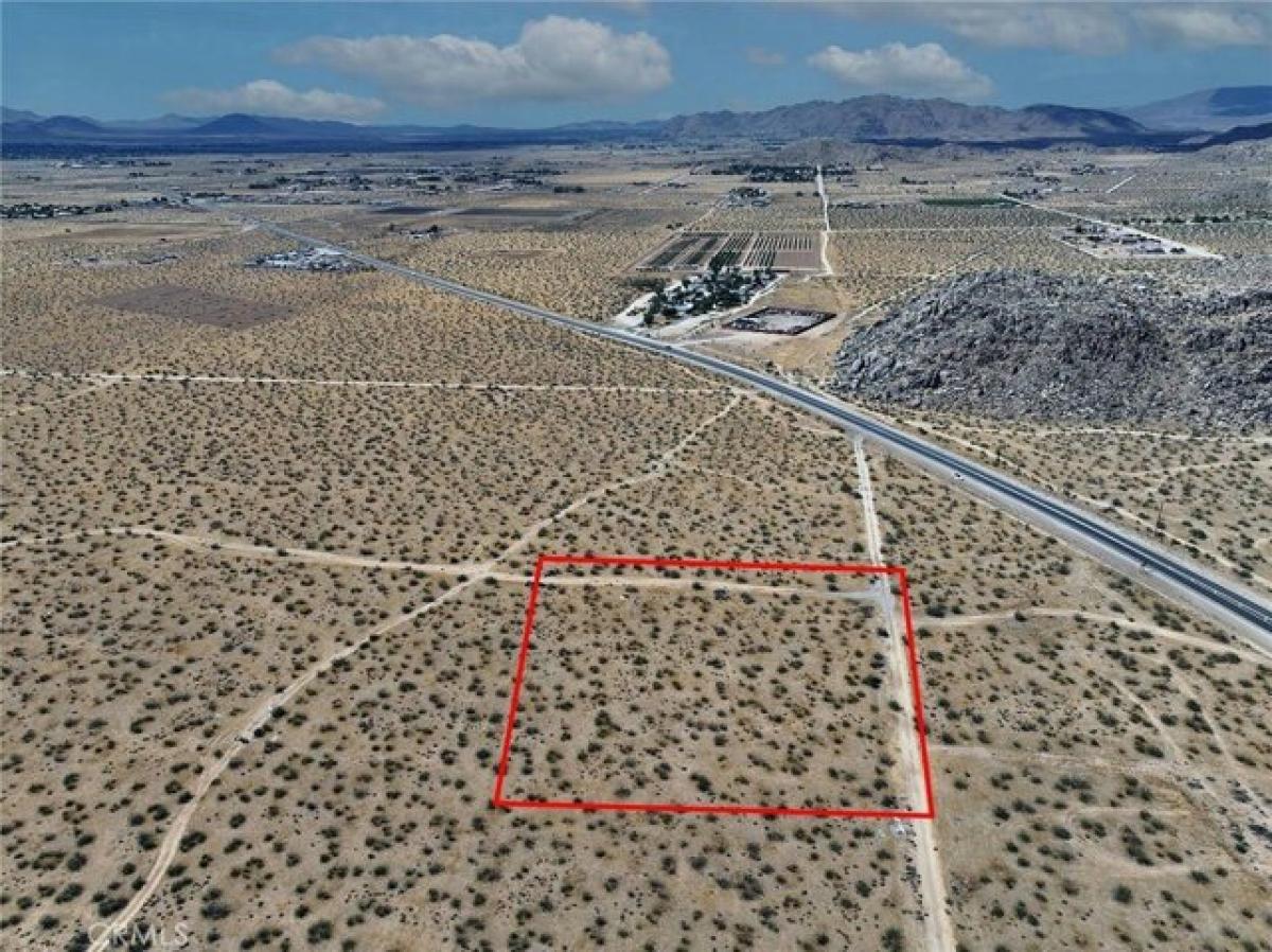 Picture of Residential Land For Sale in Apple Valley, California, United States