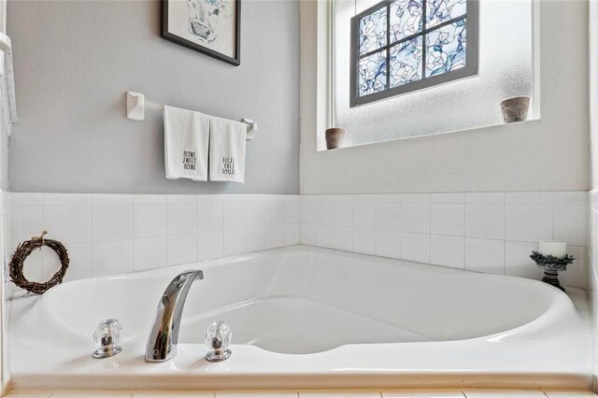 Picture of Home For Sale in Deland, Florida, United States