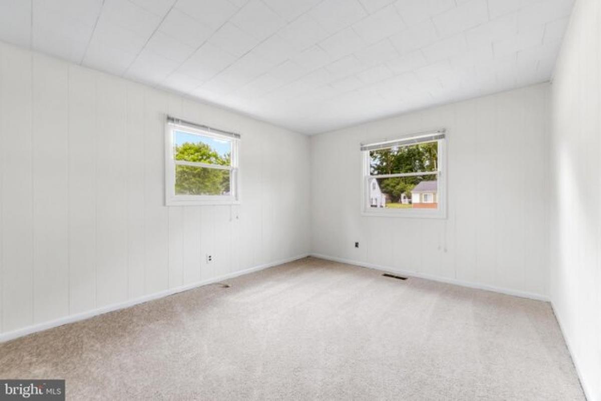 Picture of Home For Sale in Middle River, Maryland, United States