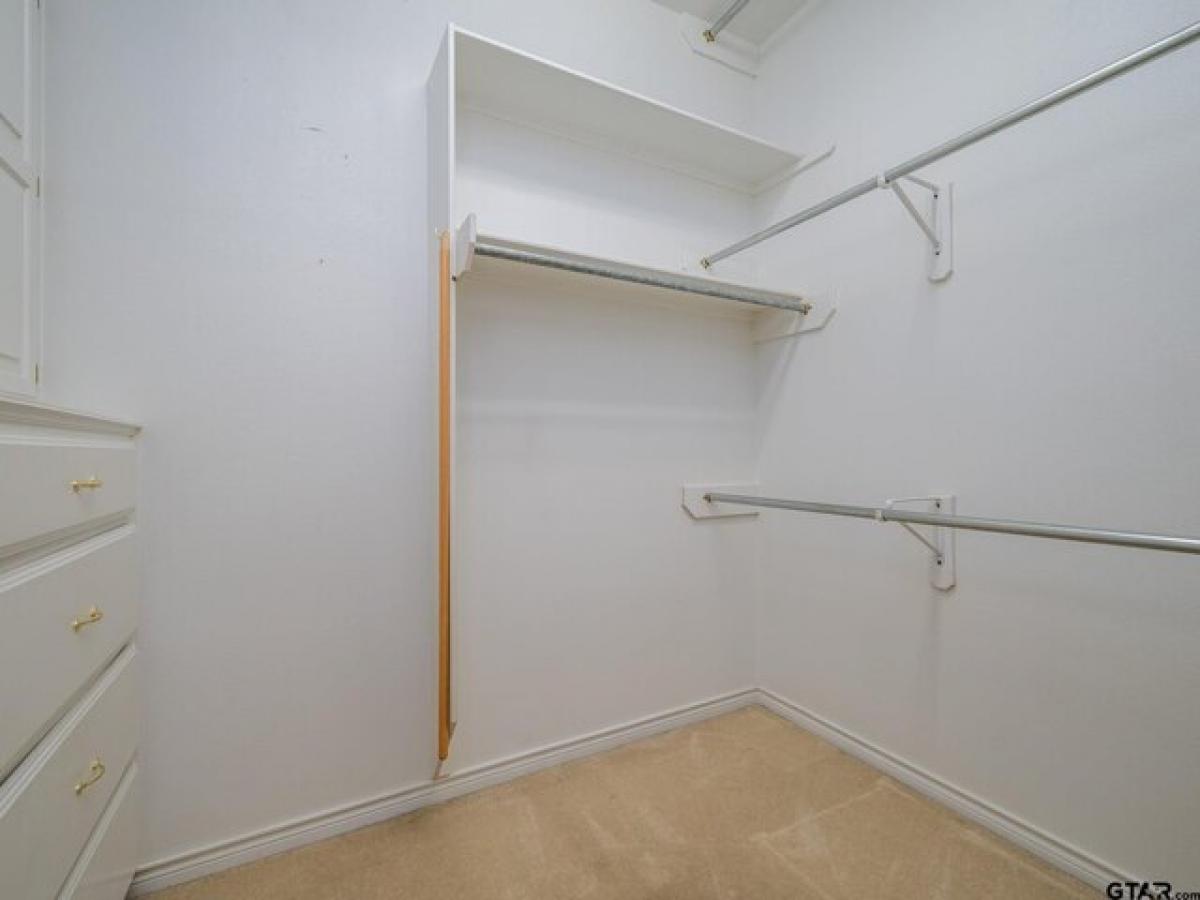 Picture of Home For Sale in Tyler, Texas, United States