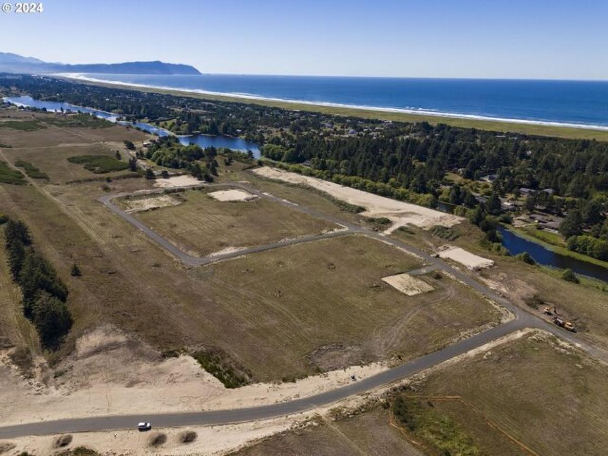 Picture of Residential Land For Rent in Warrenton, Oregon, United States