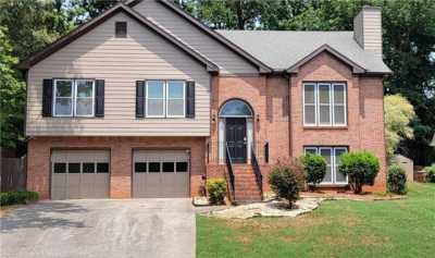 Home For Sale in Suwanee, Georgia