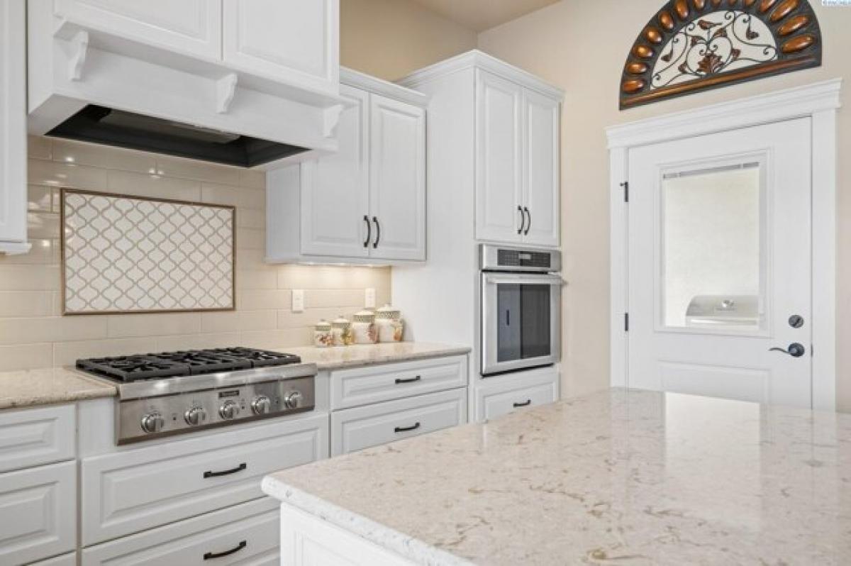 Picture of Home For Sale in Kennewick, Washington, United States