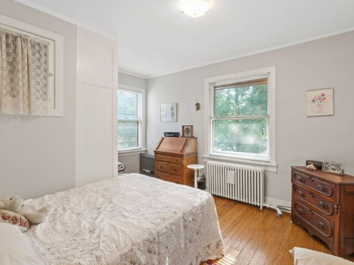 Picture of Home For Sale in Evanston, Illinois, United States