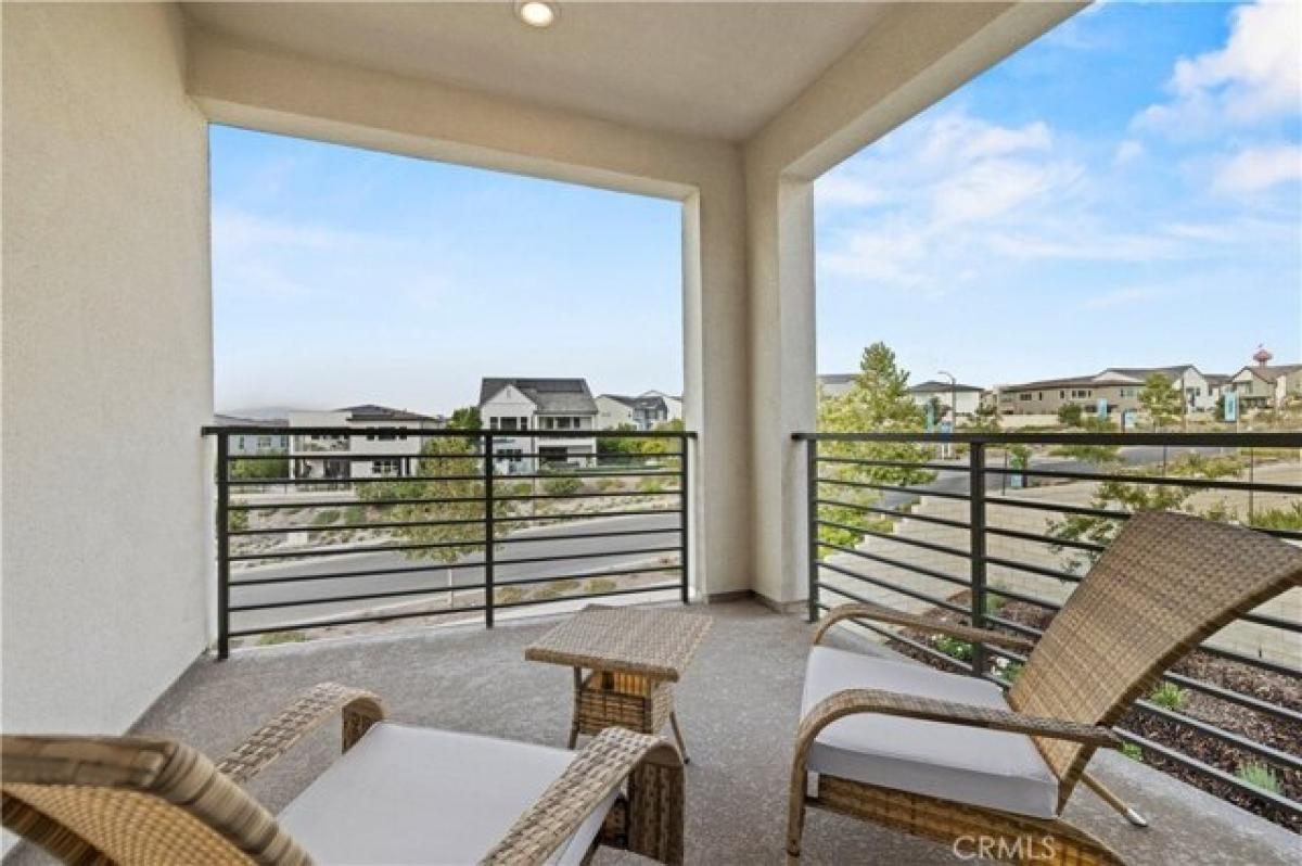 Picture of Home For Sale in Valencia, California, United States