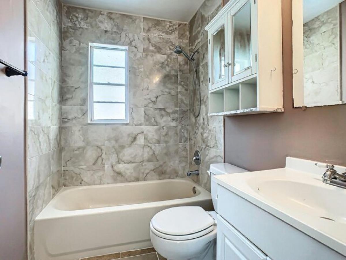 Picture of Home For Sale in Titusville, Florida, United States