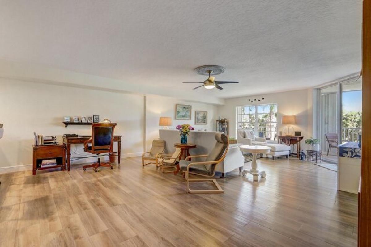 Picture of Home For Sale in Cocoa Beach, Florida, United States