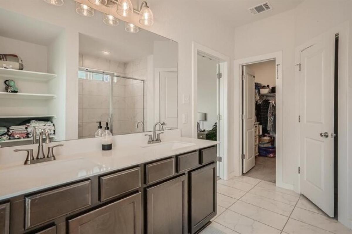 Picture of Home For Sale in Kyle, Texas, United States