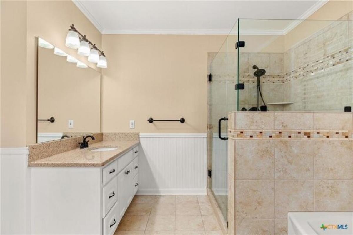 Picture of Home For Sale in Seguin, Texas, United States