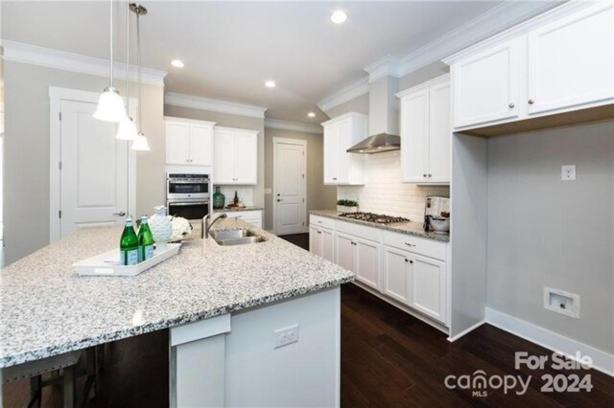 Picture of Home For Sale in Mooresville, North Carolina, United States