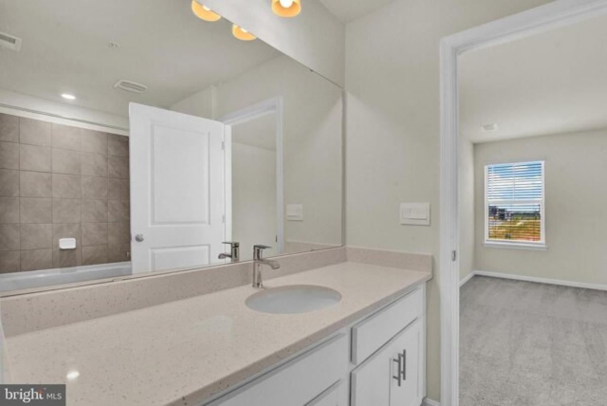 Picture of Home For Sale in Middle River, Maryland, United States