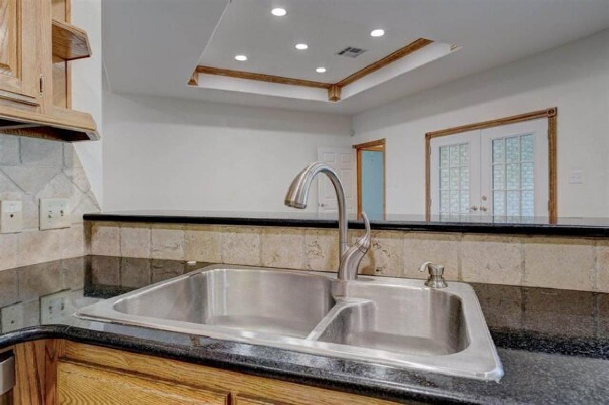 Picture of Home For Sale in Lawton, Oklahoma, United States