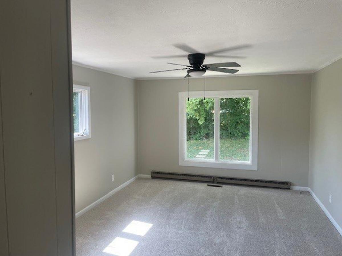 Picture of Home For Sale in Shelbyville, Tennessee, United States