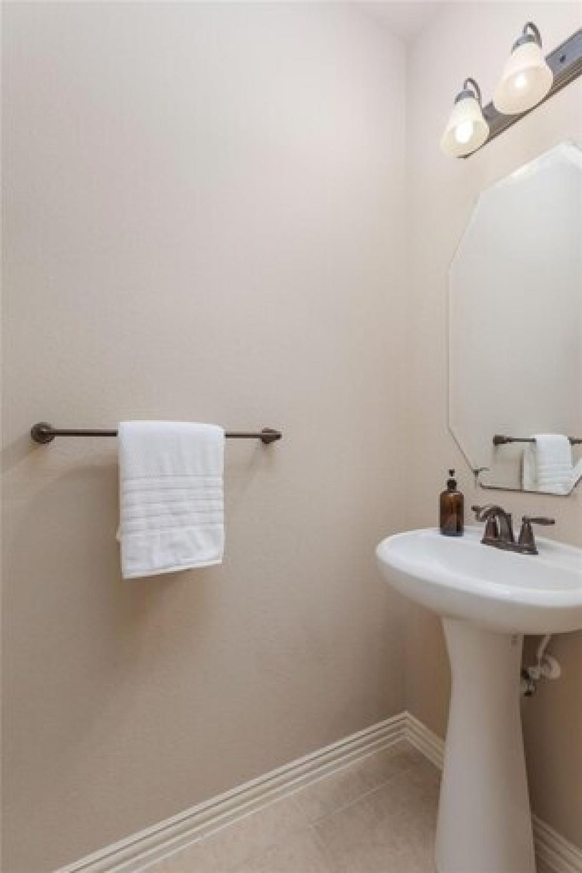 Picture of Home For Sale in Allen, Texas, United States