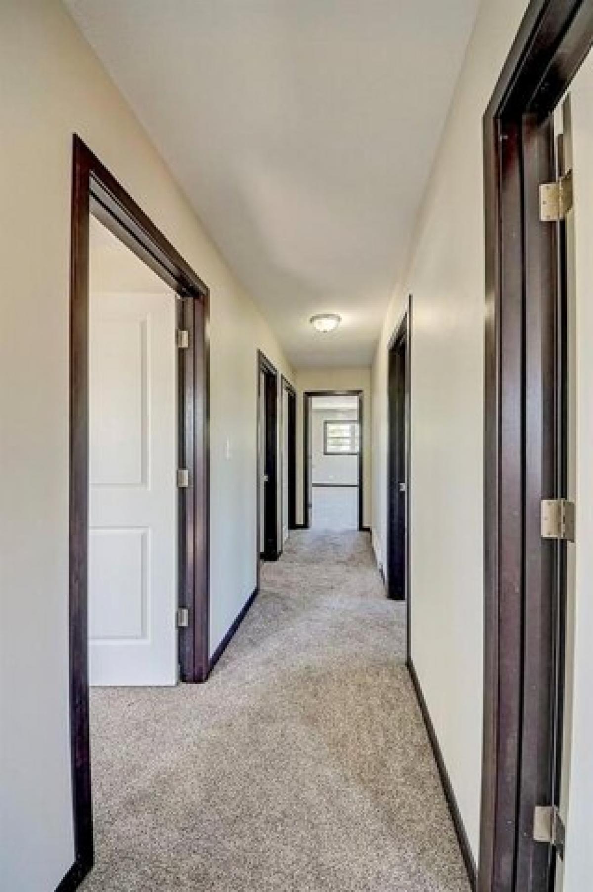 Picture of Home For Sale in Marion, Iowa, United States