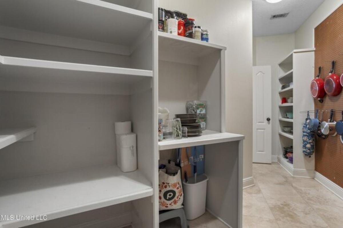 Picture of Home For Sale in Ocean Springs, Mississippi, United States