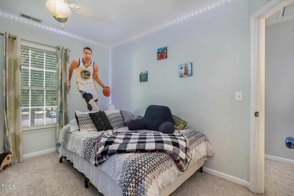 Picture of Home For Sale in Holly Springs, North Carolina, United States