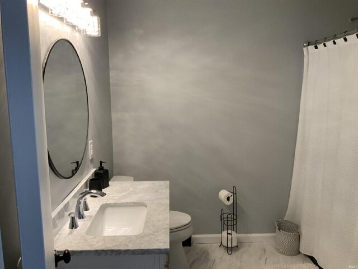 Picture of Home For Sale in South Bend, Indiana, United States