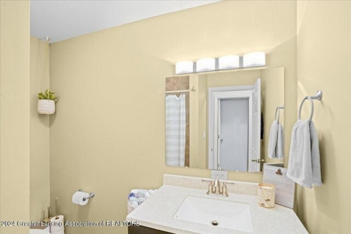 Picture of Home For Sale in Gaylord, Michigan, United States