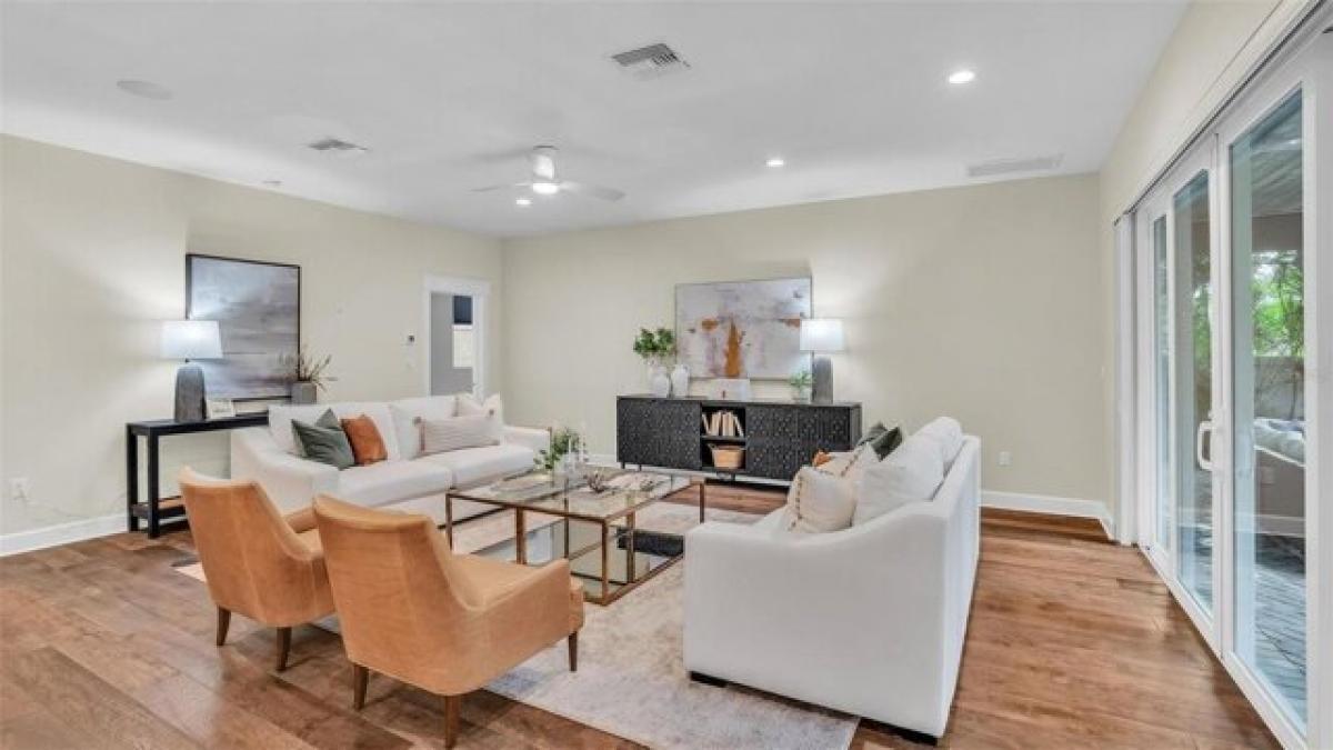 Picture of Home For Sale in Clearwater Beach, Florida, United States