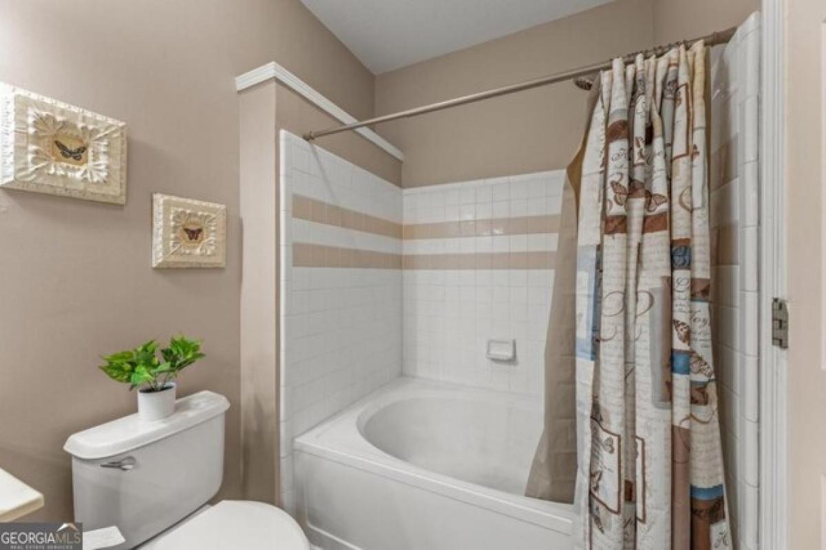 Picture of Home For Sale in Alpharetta, Georgia, United States