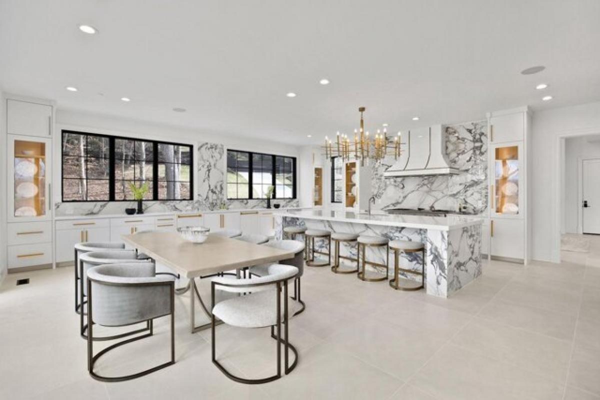 Picture of Home For Sale in McLean, Virginia, United States