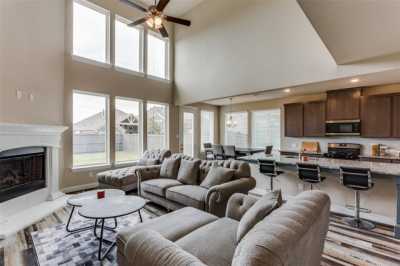 Home For Sale in Venus, Texas