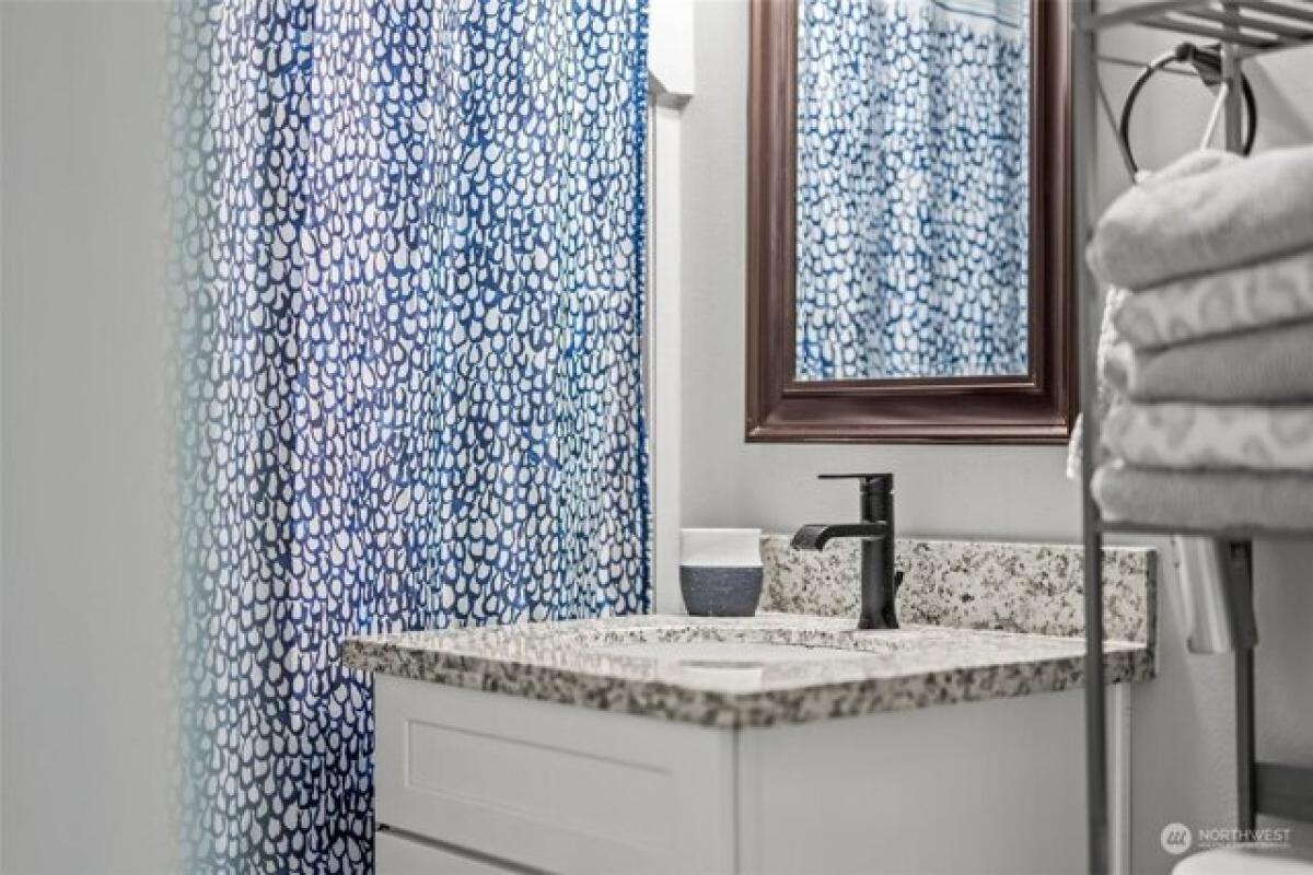 Picture of Home For Sale in Tacoma, Washington, United States