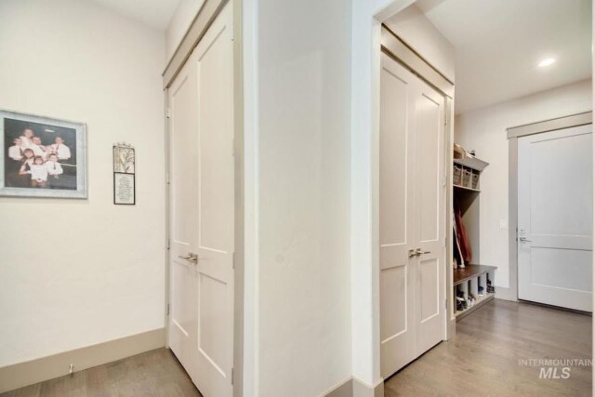 Picture of Home For Sale in Nampa, Idaho, United States